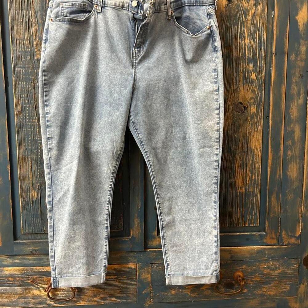 Light wash high waisted straight leg